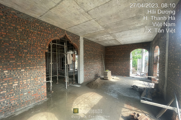 Thợ xây thi công kỹ thuật cuốn vòm gạch không cần khuôn đúc.