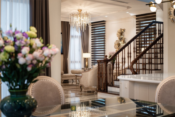 Toàn cảnh thực tế nội thất phòng khách biệt thự Tân cổ điển 650m2 tại Hưng Yên thi công trọn gói bởi Hanoicons.