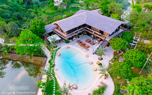 Khu nghỉ dưỡng với góc nhìn toàn cảnh từ trên cao đem lại cảm giác hòa mình với thiên nhiên 