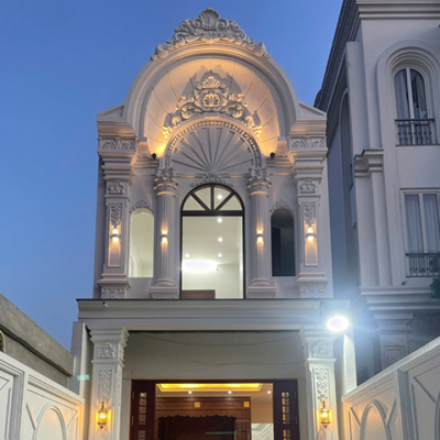 Hoàn thiện mặt tiền biệt thự tân cổ điển 2 tầng sang trọng về đêm.